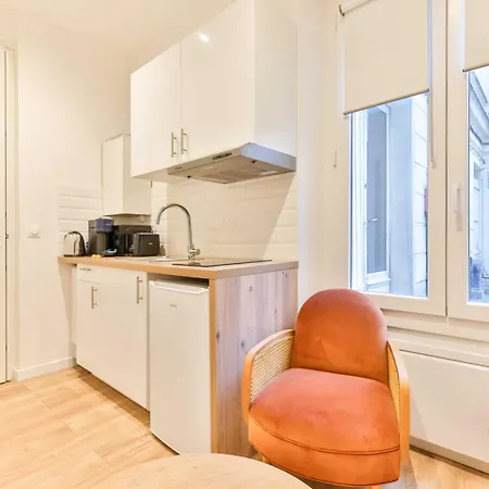 Cozy In The Heart Of The 9th Arrondissement Apartment